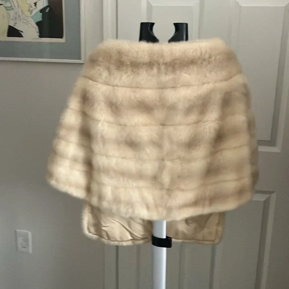Flemington Furs Vintage Blonde Mink Fur Wrap Stole Shawl 1960s/1970s pockets - Picture 8 of 9
